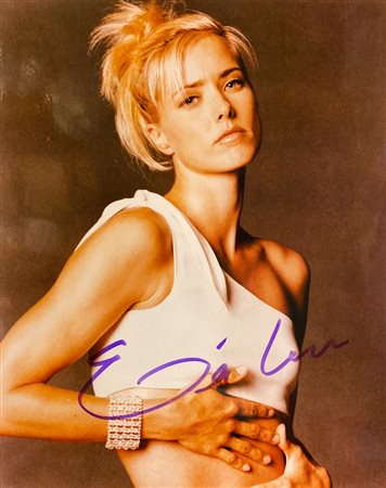 Téa Leoni signed photo