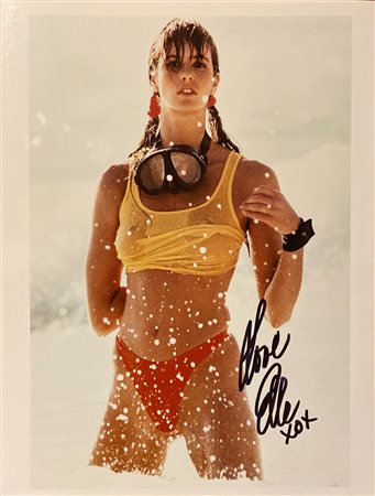 Elle Macpherson signed photo