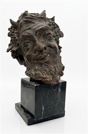 Vincenzo Gemito. (Napoli 1852 - 1929). Testa di satiro Bronzo a pati. Testa di satiro Bronzo a patina scura Firmato in basso h cm 38 compressive la base