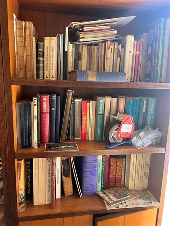 Collezione di volumi su arte, antiquariato e letteratura. Diverse case editrici, XX secolo (DJ)