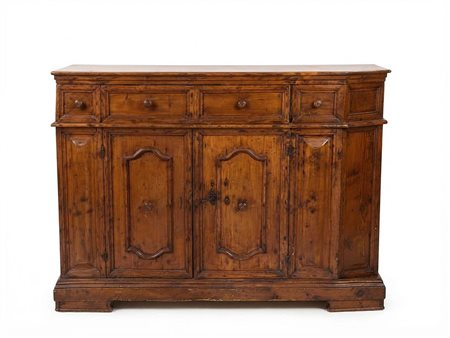 Credenza in stile toscano in legno massiccio con quattro ante e quattro cassetti