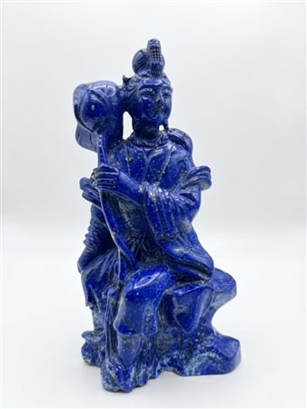 Scultura cinese in lapislazzuli raffigurante figura femminile con fiore di loto, Altezza: 16 cm.