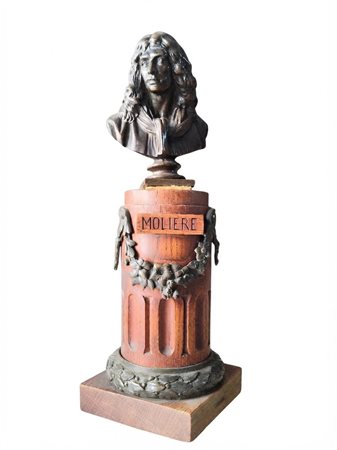 Busto di Moliere in bronzo e legno con ghirlanda floreale
