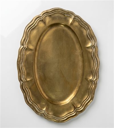 Grande vasorio in ottone con bordi sagomati , cm 40,5x29