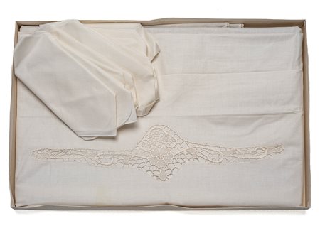 Elegante tovaglia rettangolare con dodici tovaglioli coordinati in lino