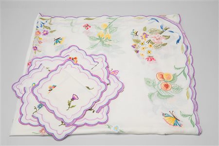 Tovaglia in lino leggera con 12 tovaglioli decorata con frutta, fiori, limoni e farfalle