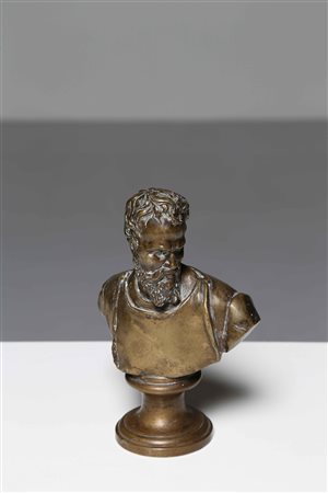 SCULTORE ITALIANO DEL XVII SECOLO Busto di Michelangelo. Bronzo. Cm 22,00.