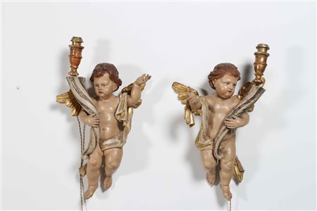 MANIFATTURA ITALIANA DEL XVIII SECOLO Coppia di angeli in legno scolpito...