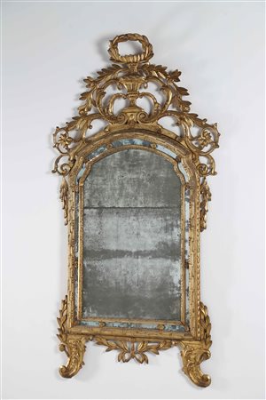 MANIFATTURA PIEMONTESE XVIII SEC. Specchiera in legno intagliato e dorato,...