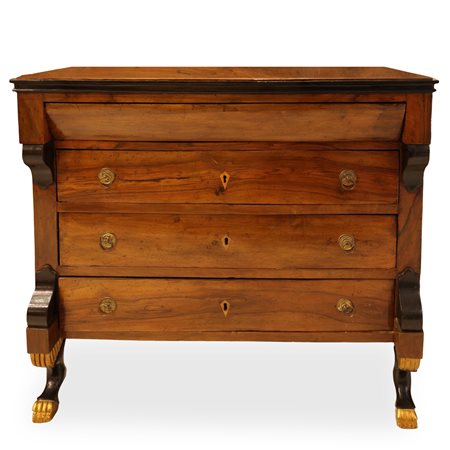 Cassettone Impero a tre cassetti, piedi caprini in legno di noce decorati in oro., Sicily, first half of the 19° century