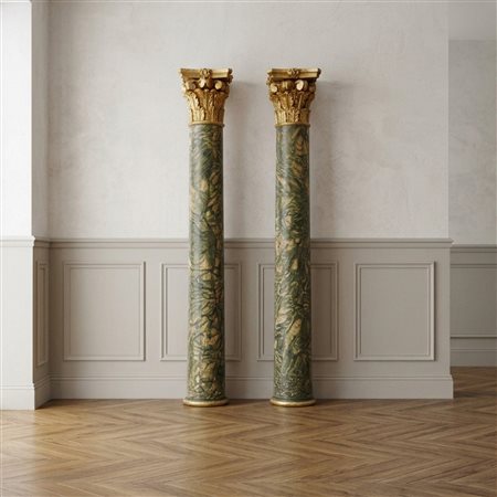 Coppia di grandi colonne in legno decorate a finto marmo con capitello dorato, 18° century