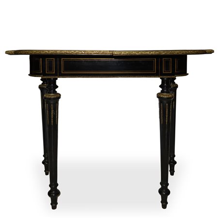 Tavolo da gioco boulle pieghevole e girevole in legno nero ebanizzato con dettagli dorati e gambe a colonne scanaFine provviste di rotelle , France 19° century