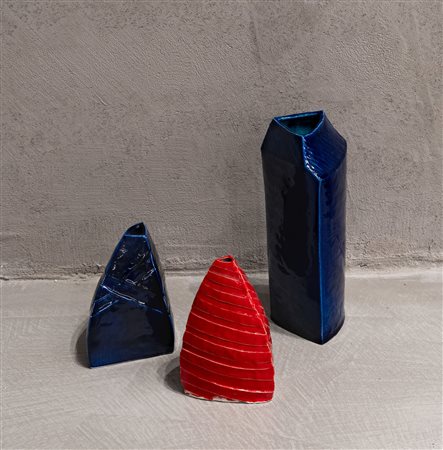 Tre vasi in ceramica
