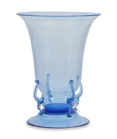 VASO IN VETRO AZZURRATO, MURANO, XX SECOLO, a camp