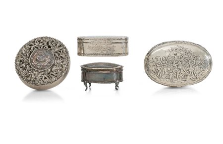 QUATTRO SCATOLE CON COPERCHIO IN ARGENTO, XIX-XX S