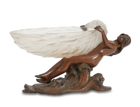 SCULTORE DEL XX SECOLO - Nudo femminile con conchiglia