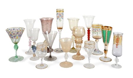 COLLEZIONE DI BICCHIERI E CALICI IN VETRO DIPINTO,