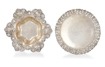 UN CENTROTAVOLA E UN'ALZATA IN ARGENTO STERLING, U