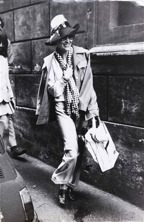 SORCI ELIO (1932 - 2013) Faye Dunaway a Roma. 1968. Stampa alla gelatina...