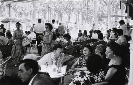 CARTIER-BRESSON HENRI (1908 - 2004) Parigi, gente al caffè. Stampa alla...