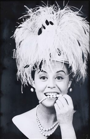 PINNA FRANCO (1925 - 1978) Giulietta Masina sul set del film Giulietta degli...