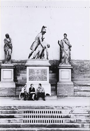 ROITER FULVIO (n. 1926) Firenze, Loggia dei Lanzi. Stampa alla gelatina...