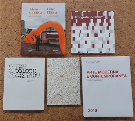 COLLETTIVE D'ARTE DEL DOPOGUERRA - Lotto unico di 5 cataloghi: