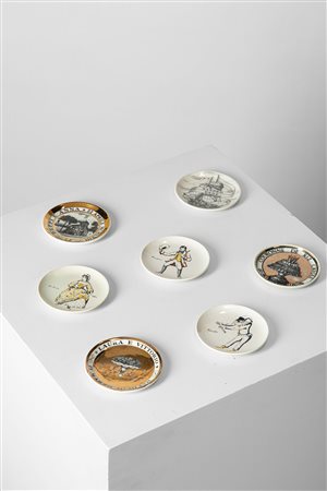 Piero Fornasetti (Milano 10/11/1913 - Milano 09/10/1988)  - Set di sei piattini da varie serie, 1960 circa