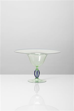 Manifattura Muranese - Coppa in vetro soffiato leggero con dettagli e piede applicati, 1930 circa