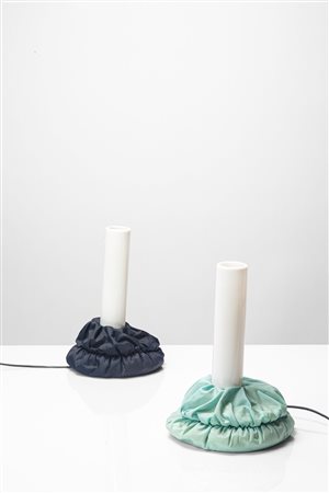 Jonathan De Pas - Paolo Lomazzi - Donato D'Urbino - Coppia di lampade da tavolo orientabile modello Cloche, 1984