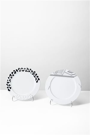 Ettore Sottsass Jr (1917 - 2007)  - Coppia di piatti da portata modello 'Rucola' e modello 'Lettuce', 1985