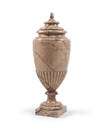 * Grande vaso in marmo di Chio detto Portasanta di forma ovoidale, parte inferi