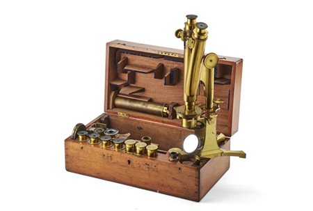 Smith Beck & Beck
Microscopio binoculare in ottone marcato: "Smith Beck & Beck,