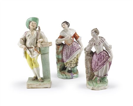 Manifattura di Vinovo, Torino, secolo XVIII. Tre figurette in porcellana dipint