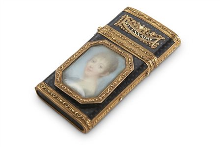 Necessaire in oro giallo e smalto con profili sbalzati a piccoli vasi e cartigl
