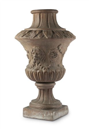 Manifattura F. Altoviti, Impruneta, inizio secolo XX. Vaso in terracotta di gus