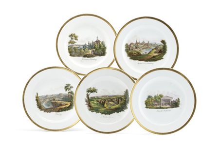 Manifattura di Meissen, secolo XIX. Cinque piatti in porcellana con bordo dorat