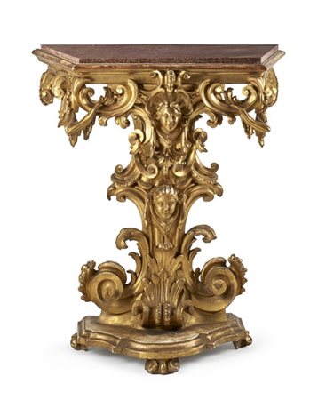 Tavolo da parete in legno intagliato, traforato e dorato a volute vegetali cont