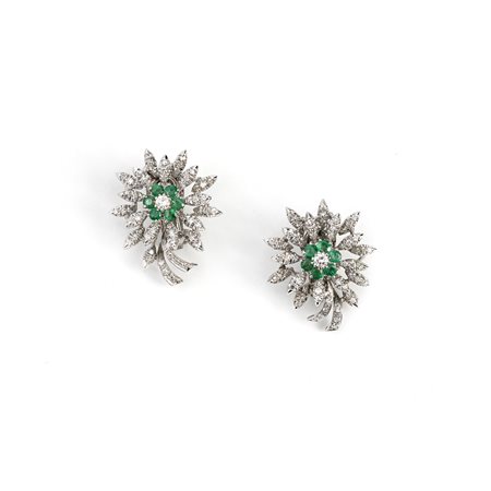 Orecchini con Diamanti e Smeraldi.