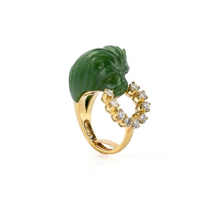 Anello con lavorazione a forma di Leone in Giada e Diamanti.