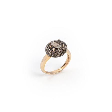 Anello con Topazio.