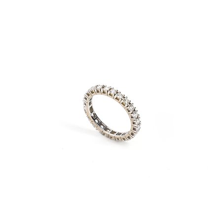 Anello eternity con Diamanti.