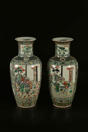 Arte Cinese Coppia di vasi in porcellana famiglia verde con marchio Kangxi...