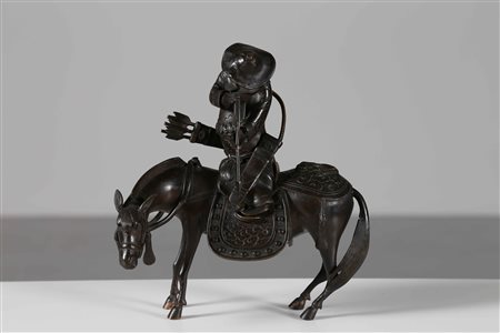 Arte Cinese Statua in bronzo raffigurante un arciere a cavallo Cina, dinastia...