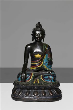 Arte Cinese Buddha cloisonné Cina, XIX secolo. . Cm 34,00. Buddha in bronzo...