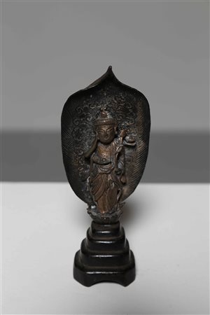 Arte Cinese Statua in bronzo raffigurante Avalokitesvara Cina, dinastia Yuan,...