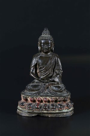Arte Cinese Statua in bronzo scuro raffigurante Amitabha Cina, XVII - XVIII...