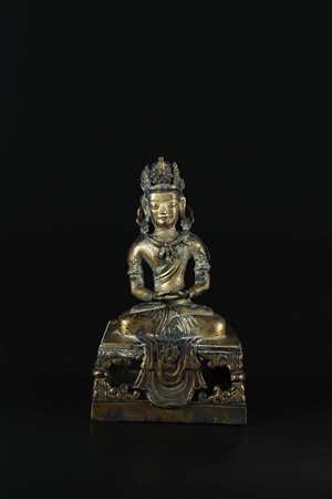 Arte Cinese Scultura in bronzo dorato raffigurante Amitayus. Datata. Cina,...