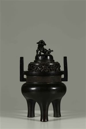 Arte Cinese Incensiere tripode in bronzo Cina, dinastia Ming. -. Cm 23,50 x...