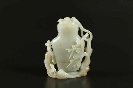 Arte Cinese Intaglio in giada a forma di vasetto Cina, XVIII - XIX secolo. -....